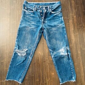Chimala Distressed Cropped Blue Jeans